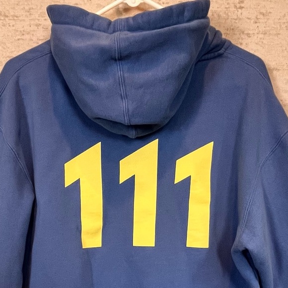 Fallout Bethesda Vault 111 Blue Yellow Sweatshirt Hoodie Zip Up Number 111 Sz M - Picture 11 of 16